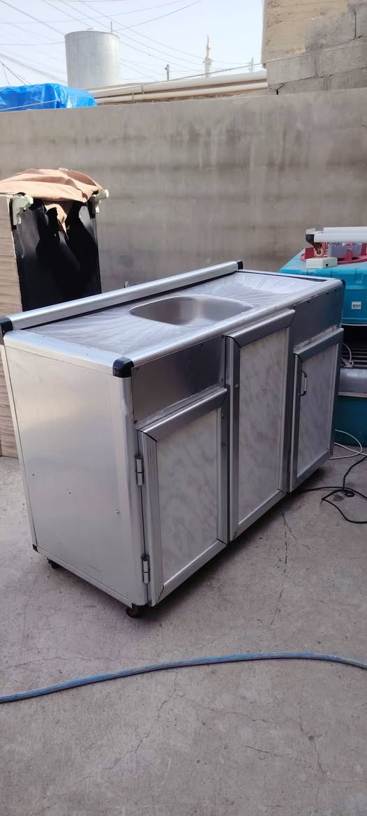 غراض بيت للبيع في حي العسكري ***********
