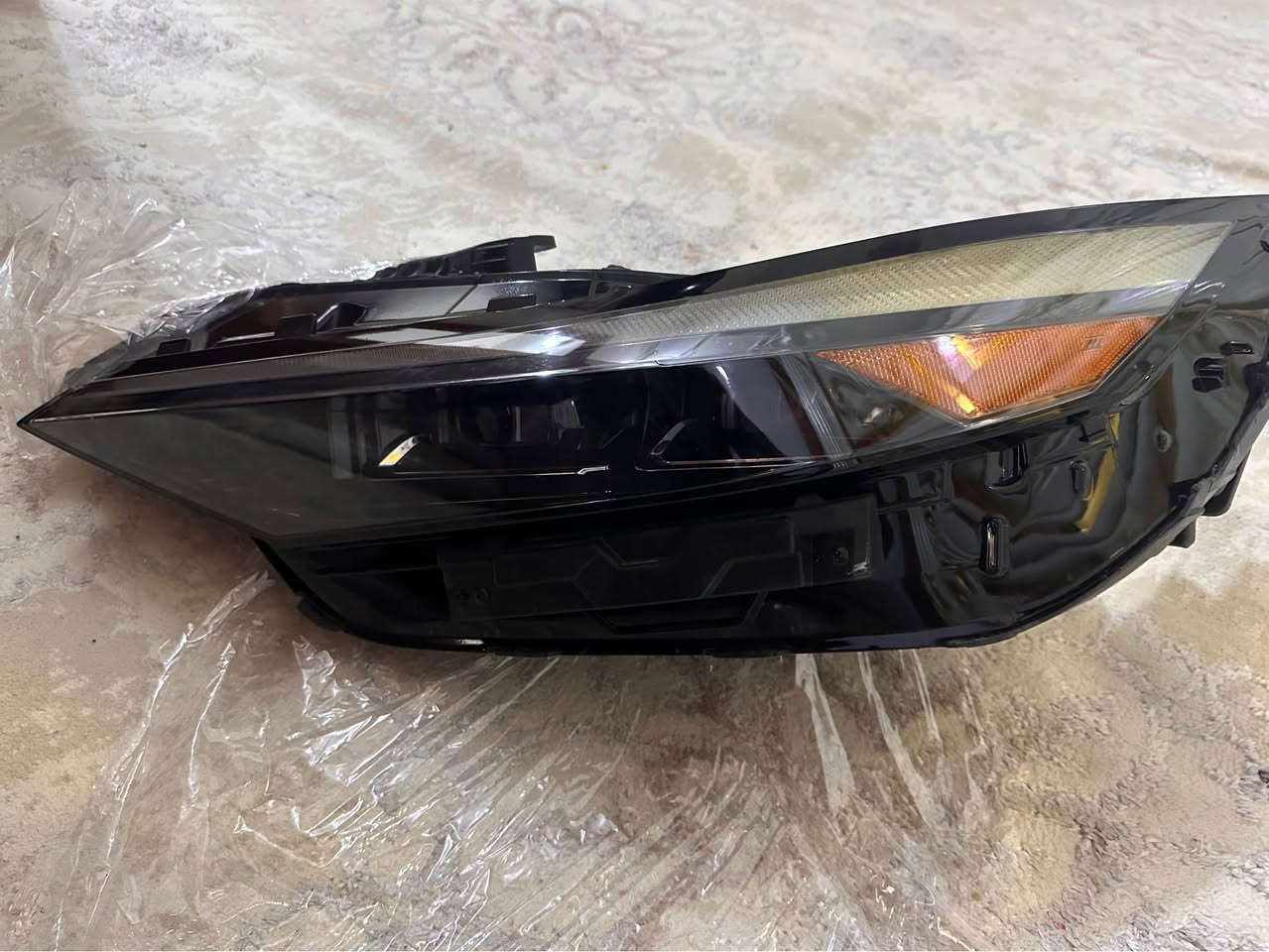 لايت النترا وارد امريكي موديل 24 
صوب ايسر.   L 
تفصيخ جديد لد عدسات كلة شغال 
بدون كسر بدون اي ضرر 
*********** النجف, العراق
