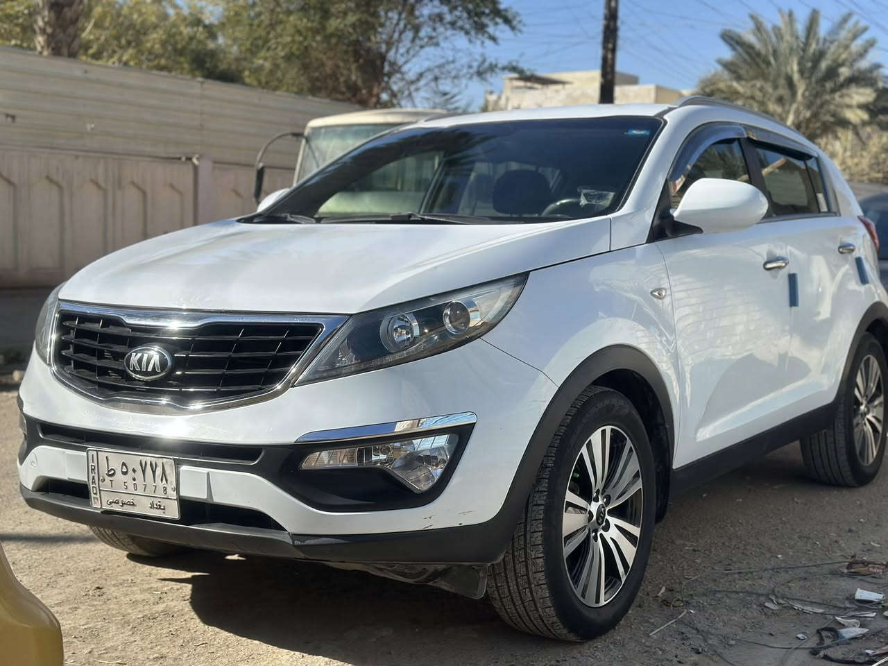 مرحبا حبايبي هاي كيه اسبورتج خليجي بسمنه تحويل ثاني يوم سياره جديده جدا عل ايدينه من هيه زيرو يعني استعمال شخصي مكفوله كفاله عامه ماعده شخط بل باب وصبغناهة كلير يعني بدون حادث ابد وصور السونر موجوده 
الموديل ١٦ المشي ١٠٠ السعر١٥٣
وهاذ رقمي ***********
