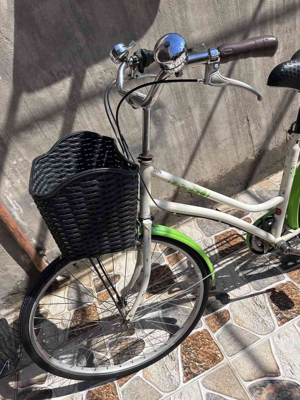 بايسكل للبيع
ياباني اصلي 
 نضيف اخو الجديد
حجم 27 
 السعر 125


**إذا كنت صاحب هذا الإعلان وتريد حذفه لأي سبب، رجاءا أرسل رسالة إلى الدعم الفني**