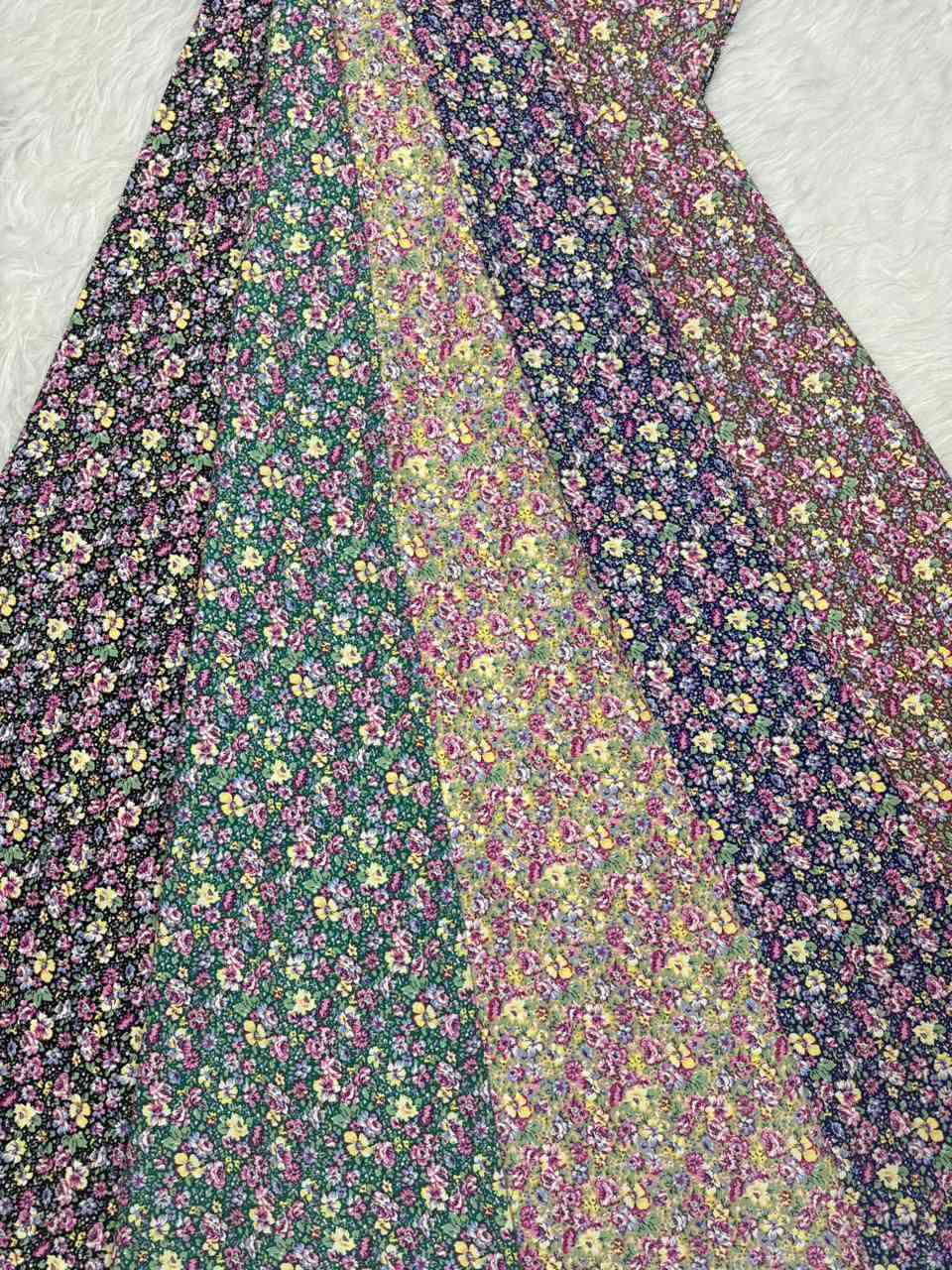 كشمير إيطالي درجة أولى
📦 السعر: 6 آلاف، جملة بـ 5 فقط
📏 القياس: مترين ونص – قطعة كاملة
🚚 توصيل: فقط بـ 5 آلاف لكافة محافظات العراق
📞 للتواصل: ***********
📱 واتساب أو راسل خاص 📩
يوجد المزيد من الموديلات راسل الصفحه 
#قماش #اقمشه #ازياء #الشورجه #اكسبلور
