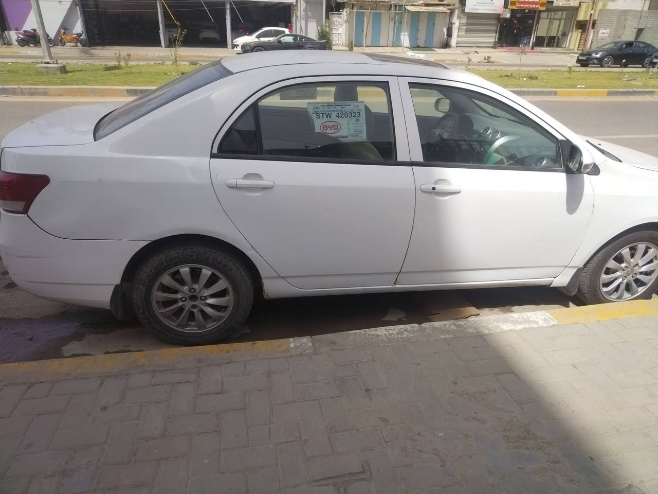 سلام عليكم بي واي دي 2015 رقم بغداد السياره بيها جاملغ وبنيد صبغ السياره فول مواصفات نقصها كير بي عطل وصدرها اشويه يرادله هم بسمي تحويل ثاني يوم السياره معروضه 48وبيها مجال اي استفسار. *********** مكاني بغداد

