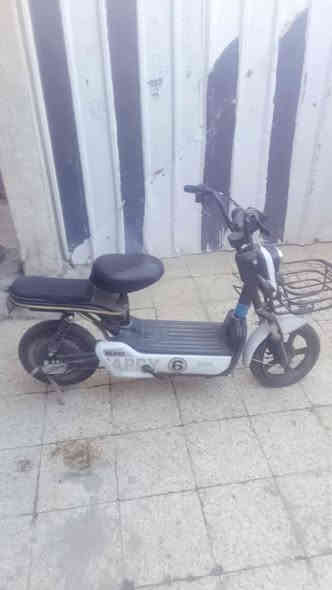 سلام عليكم دراجه شحن للبيع شغاله بصمه وسويج وكرت فقط التاير اليكدام طاكه الكصبه السعر 200وبيها مجال بسيط عنوان بغداد حي العامل ***********
