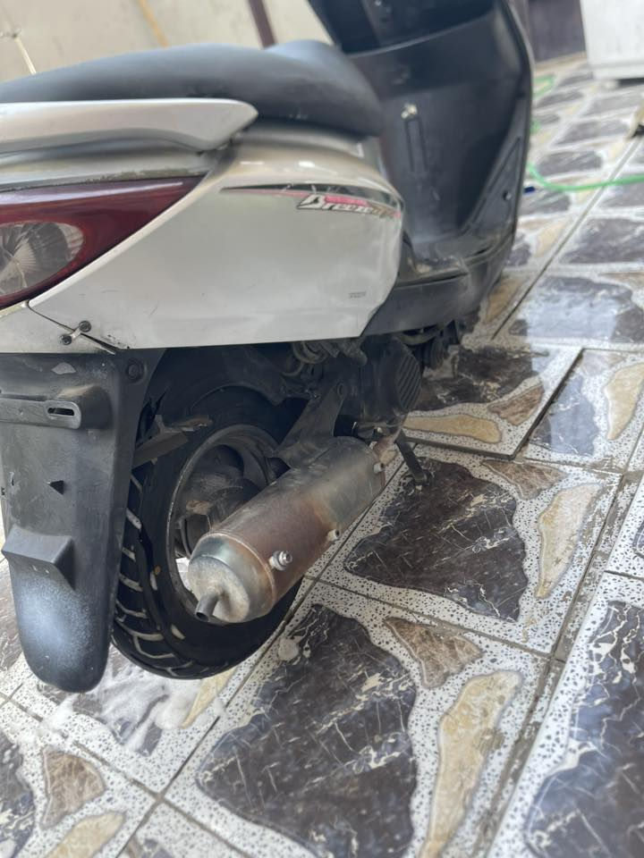 السلام عليكم دراجه يوماها بريز سرعه ١٤٠ للبيع الدراجه ابلاديه كفرات ابلاد مكينه ابلادممفتوحه نكره سلف وهندر كهربائياته شغاله مكينه خرسه شلعه ومعدل تاكل الشارع السعر٥٠٠ الرقم *********** المكان حي الجهاد
