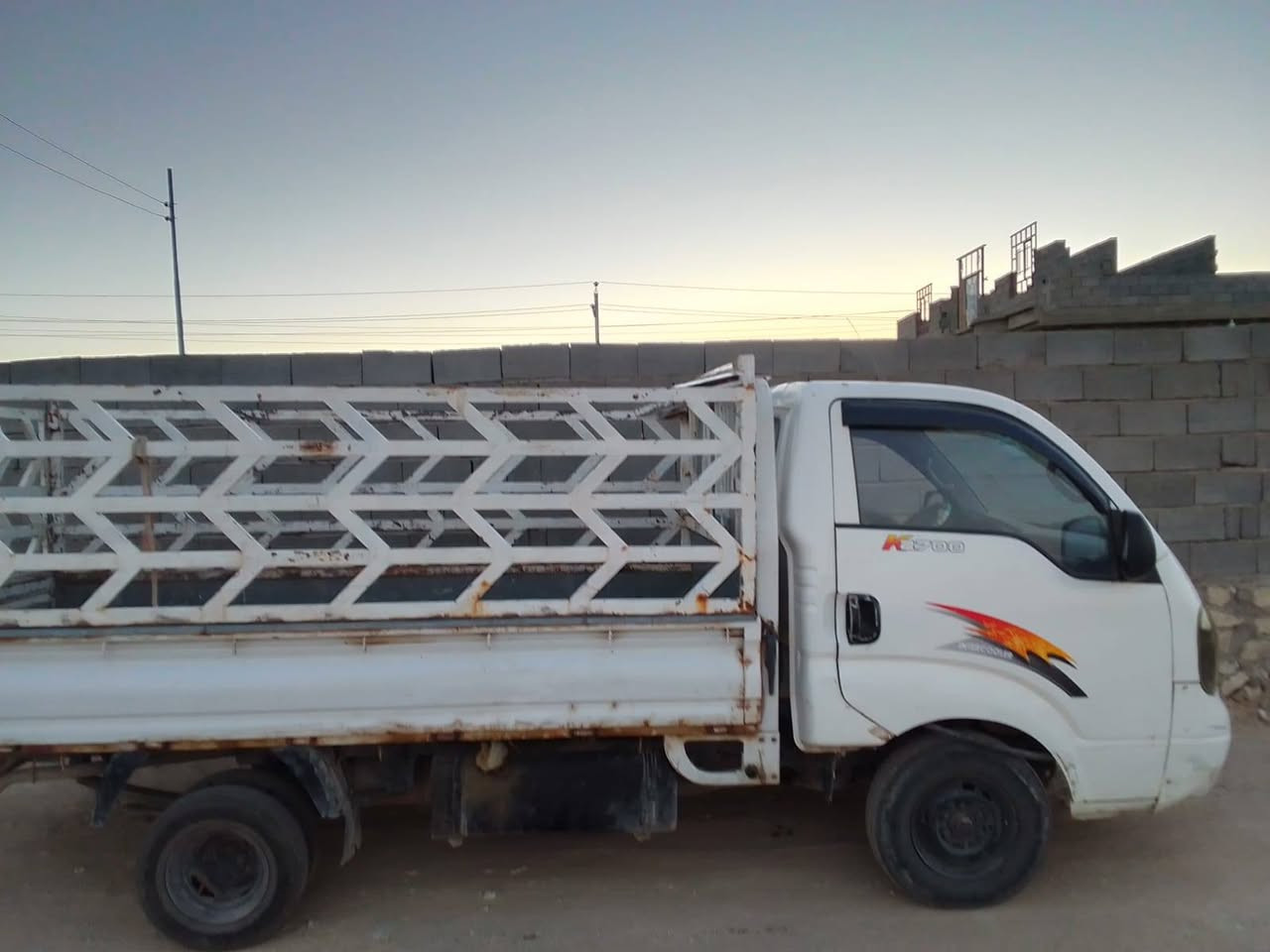 متاح كيه موديل 2007حديده 
جاهزه محرك كير شرط 
مكان الانبار حديثه 
سعر 37ورقه 
*********** ملاحضه مكلف بل نشر

