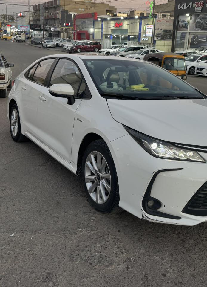 سلام عليكم للبيع كورلا 24 هايبرد شكل الخليجي سياره فول مواصفات ماشيه 64 الف بيها طخات بسيطه بدعاميات بلجاملغ الخلفي وشويه بل امامي شويه بلباب بعدهن ممصلحات عله وضعهن سياره مال جناي جاهزه كل نقص مابيها سعر السياره 138 وبيها مجال بسيط لتواصل *********** مكان سياره بغداد الاعضميه سبع أبكار
