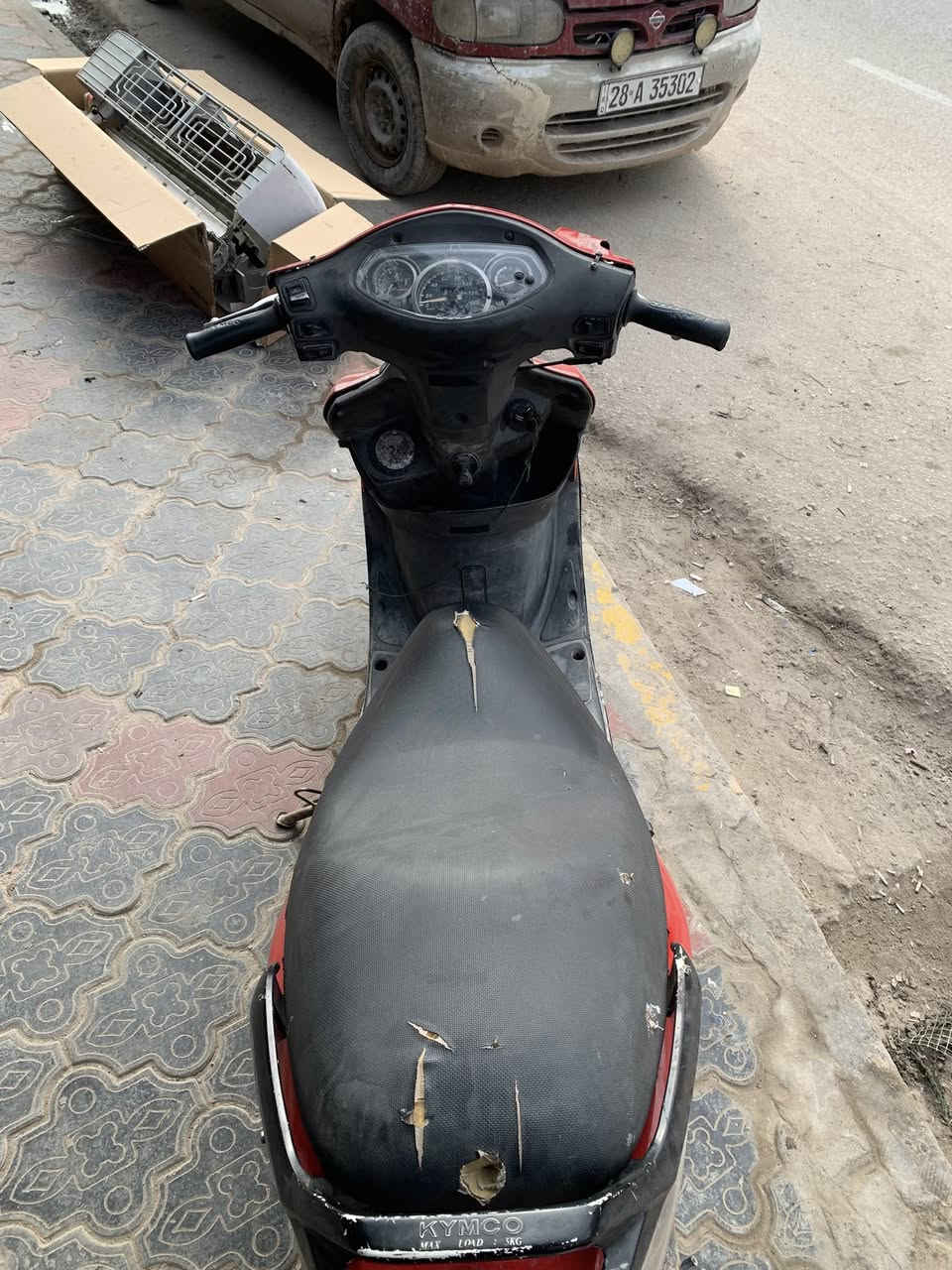 كامكو G4 للبيع 
الدراجه نضيفه نگره سلف 
مفتوحه السعر ٣٥٠ وبيها مجال حك الجيه 
كوفه شارع الجمهوريه مقابل سجاد الكوفي 
***********
