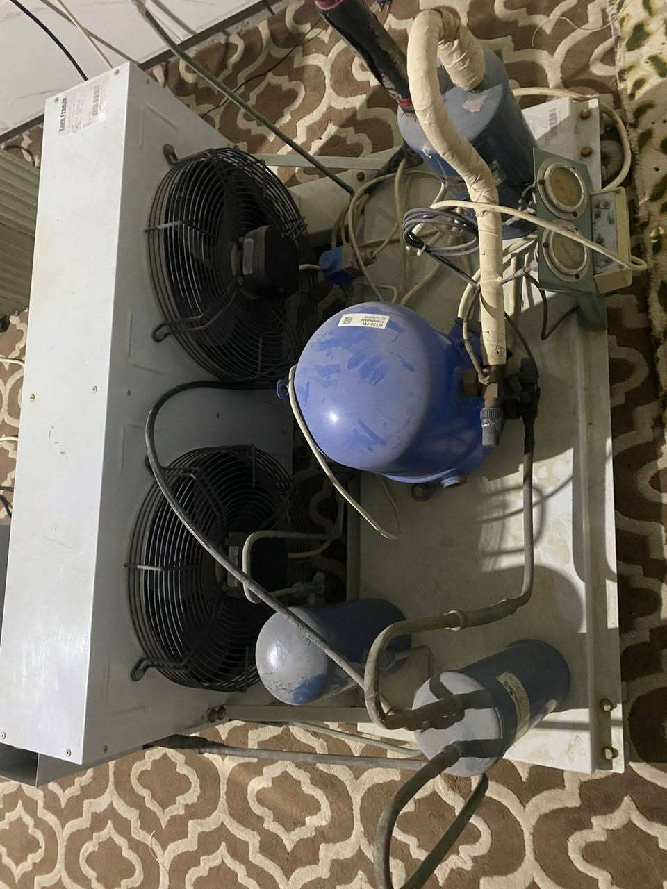 للبيع براد فواكه ولحوم وقاعات 3 طن شرط الشغل ثلج اخو الجديد كامل مكمل اي نقص مبيه ناخذه ب20 ورقه اريده  مليون ونص والاتصال على هذا الرقم
‏‪0750 283 1707‬‏
