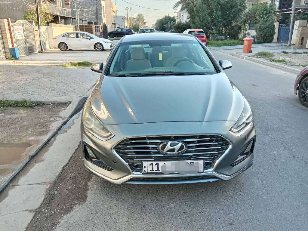 سوناتا 2019
محرك 2.4 Gdi 
موصفات كامره دواره نقط عمياء كروز سرعه شاشه بلاديه اي بي اس تبريد ثلج
بيه ثلاث قطع صبغ سطحي بدون دواخل وبدون يرباك وبيه مكانين بارد موضح بلسونار
ماشيه 71
رقم بغداد جديد
مكاني بغداد العامريه *********** بغداد, العراق
