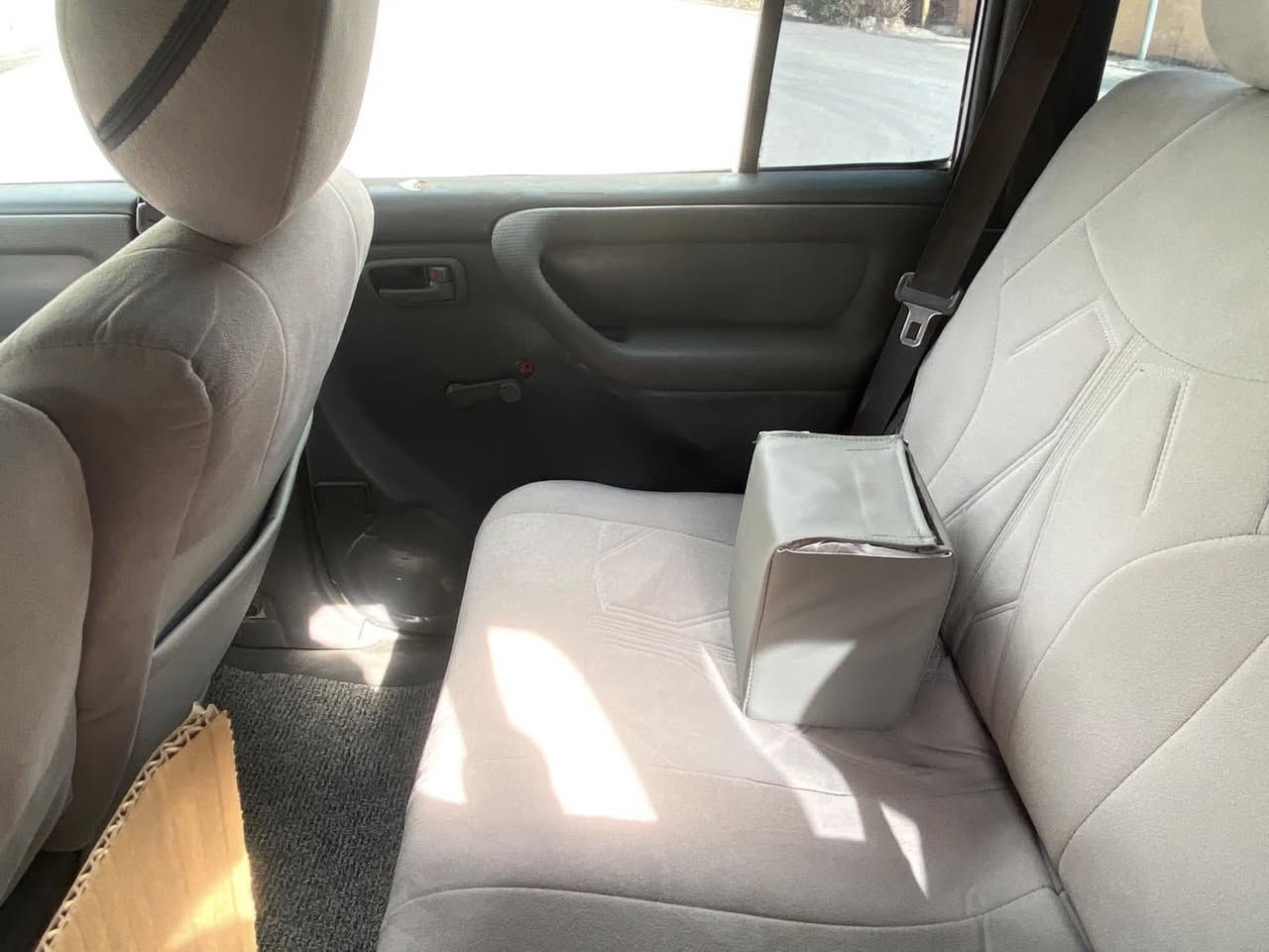 مۆنیاک ٢٠٠٢
١١٢ گەلا و معامەلە
فول عادی
تەبرید لە سەر سویاچ
بەناوی خۆمانەوەیە 
٤ تایە تازەی دەنلوب لۆک بۆ بەسراوە
٤ ویل لۆک
کوشن و گاعی تی گیراوە 
دەبل فلچە 
داژبل و ناو درگا لۆک شوختی نیە 
عام بۆیاخە و بە شەرت ئەوەی وڵگەراو  نەبیت 
پیش و دوای کەپسە دەعمی نیە 
شان و سەقفی بە شەرتی وەلگەراو نەبیت 
سەیارەکە بی مەسرەف و گیرو مەکینە و دەبل ئەکس بە شەرت نە دوکەل نە بوخار نە سەوت یاتاق نیە 
١١٢ گەلاو معامەلە
ئ***********
