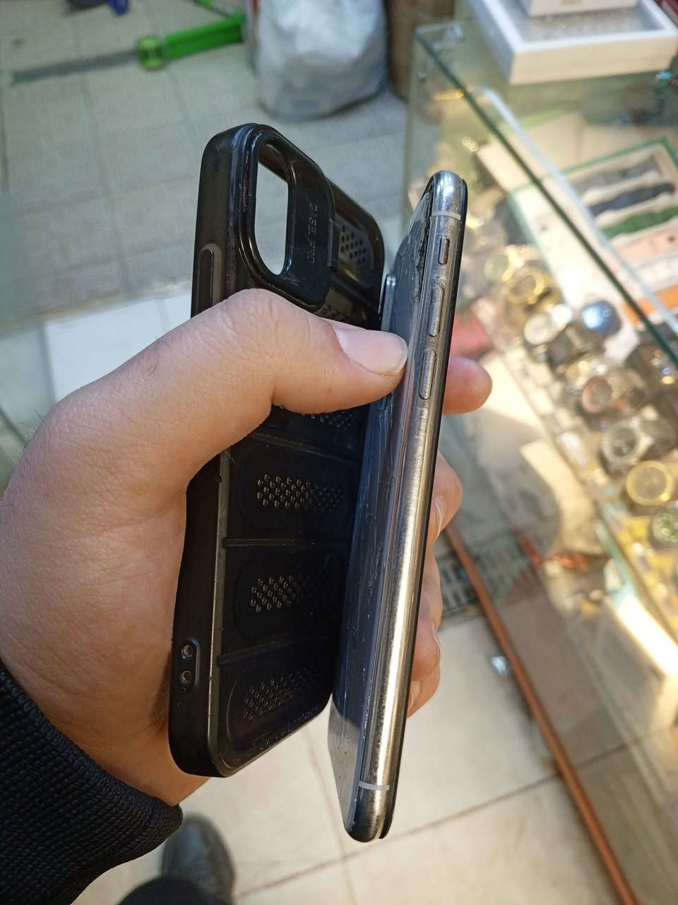 سلام عليكم حبايب 
ايفون اكس ذاكره 64 نموذج m 
بطاريه 100 
مبدل شاشه وبطاريه بصمه وجه واكفه 
كلشي شغال عده بصمه الوجه 
صوت تكنيك اتصال كله شغال حته ماكو رساله شغله مبدله بس اني للامانه اذكر 
السعر 110 وبي مجال 
***********
بغداد الدوره بغداد, العراق
