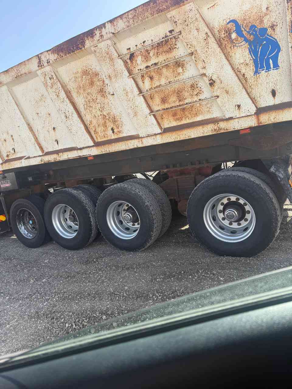 للبيع عربانه 2007 مكفوله كفاله عامه ايمارتيه السع 175 او بيهه مجال قليل للستفسار ***********
