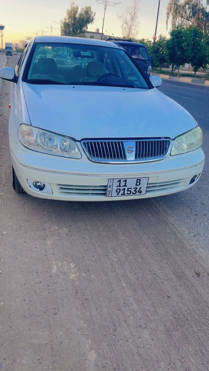 نيسان سني ياباني موديل 2009 
محرك ابيض رقم بغداد تدفئة تبريد صدر الامامي مبدل جديد قطعتين صبغ جاملغ الامامي وباب السايق
السعر 90 وبيه مجال بسيط
السنويه بعدهه ماساقطه ***********
