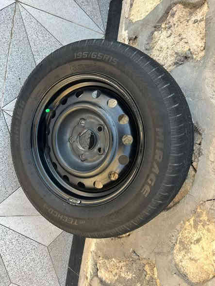 سلام عليكم ويل حجم 15 هوه وتايره صارله شهر من شديته جديد شرط بمعنى الكلمه السعر 250 مكاني نجف كوفه بس اليدور جديد ينتقل الاستفسار عل رقم *********** مكاني نجف
