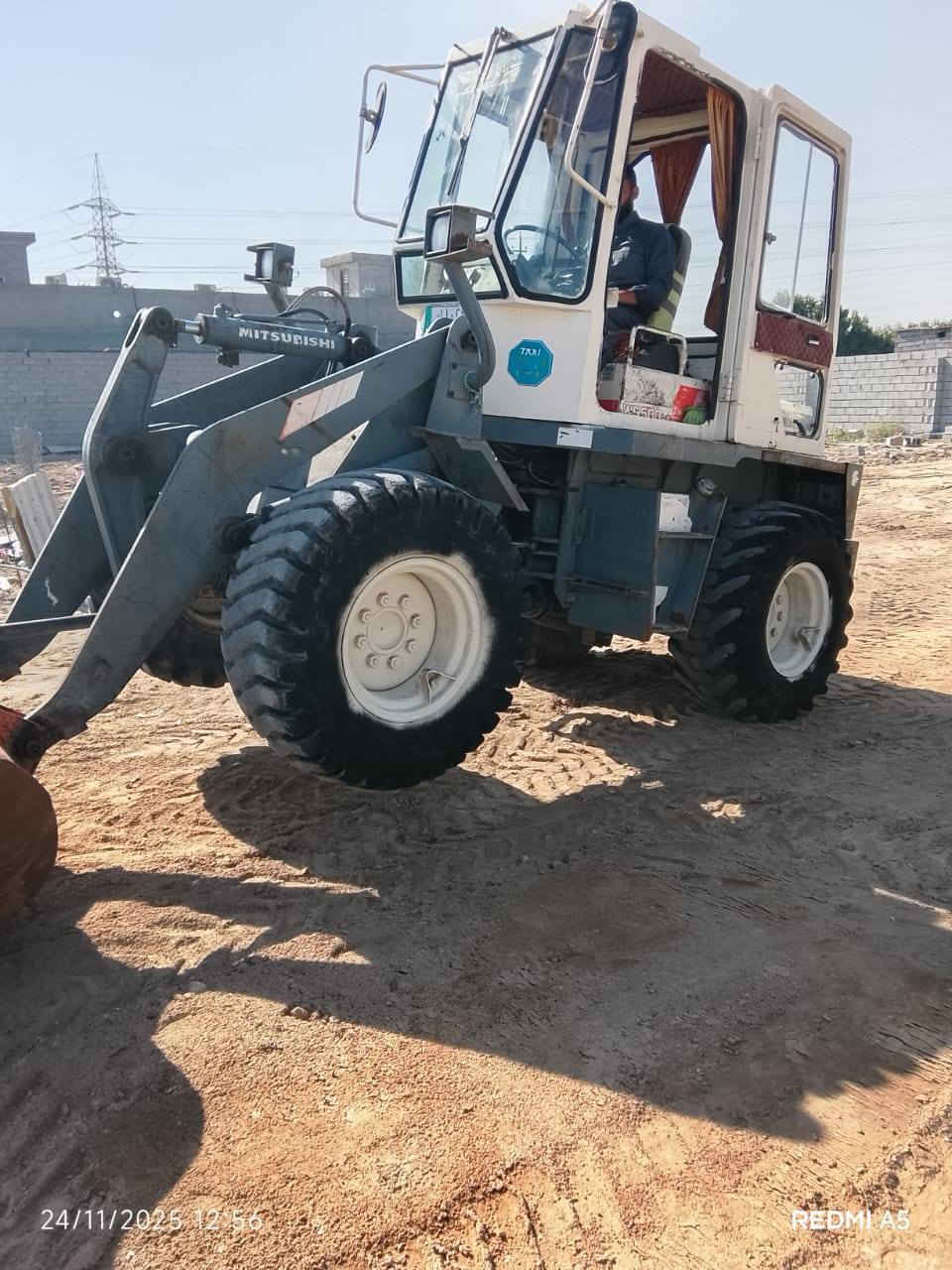 سلام عليكم شفل للبيع مستيبوشي حجم500مكينه بلاديه كير +رفع دفع خير من الله تاير نضيف شفل جاهز للعمل رقم بغداد مشروع وطني مكانه البصره ***********. ***********
