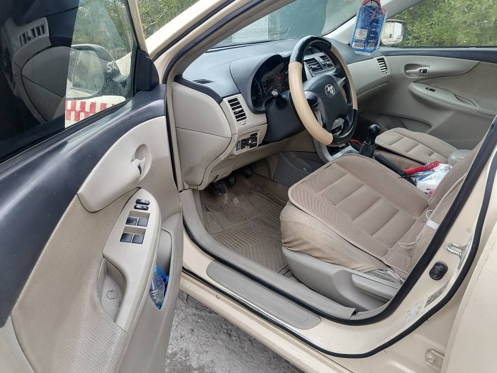 بیکاشۆ بیلاد تەکسی مودیل 2011.سەنەوی و ژینگەی تا2027. پارچە ڕەشە سەقف و شان و پشتی لێدانی نیە پێشی تەنها بەتانەی سەکنی گرتیە نەگەیشتۆتە دەبل.گێڕو مەکینە بەشەرت تەبرید .غازی تورکی لەسەرە.تایەی 20ڕۆژە لۆم کڕیە.تاخم پێشی کامل گوڕیتم دەبل  و تۆپەسوکانی شەریکەی لەسەرە350هەزارم لێداوە بەس لەپێشی.جاهیزە ئی بن ئیشە سەیارەکە.تکایە اگر موشتەری نیت بێزارم مەکە لەگەڵ ڕێزم.سعری 120و معامەلە.*********** أربيل, العراق
