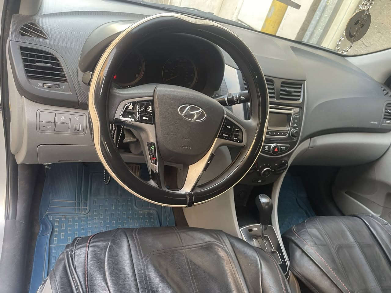 اكسنت 2016 امريكي 
محرك 1600 ماشية 90 رقم سنوية بأسمي تحويل مباشر گير محرك خير من الله صدر  امامي خلفي كلة جديد دهن وفلتر جديد حادثهة جاملغ ايسر فقط بيها بارد قليل وطخة بل باب سيارة جديدة خير من الله مع سويجات 2 بغداد مدينة الصدر/ *********** السعر ٩٢ وبيهة مجال بخدمت الطيبين
