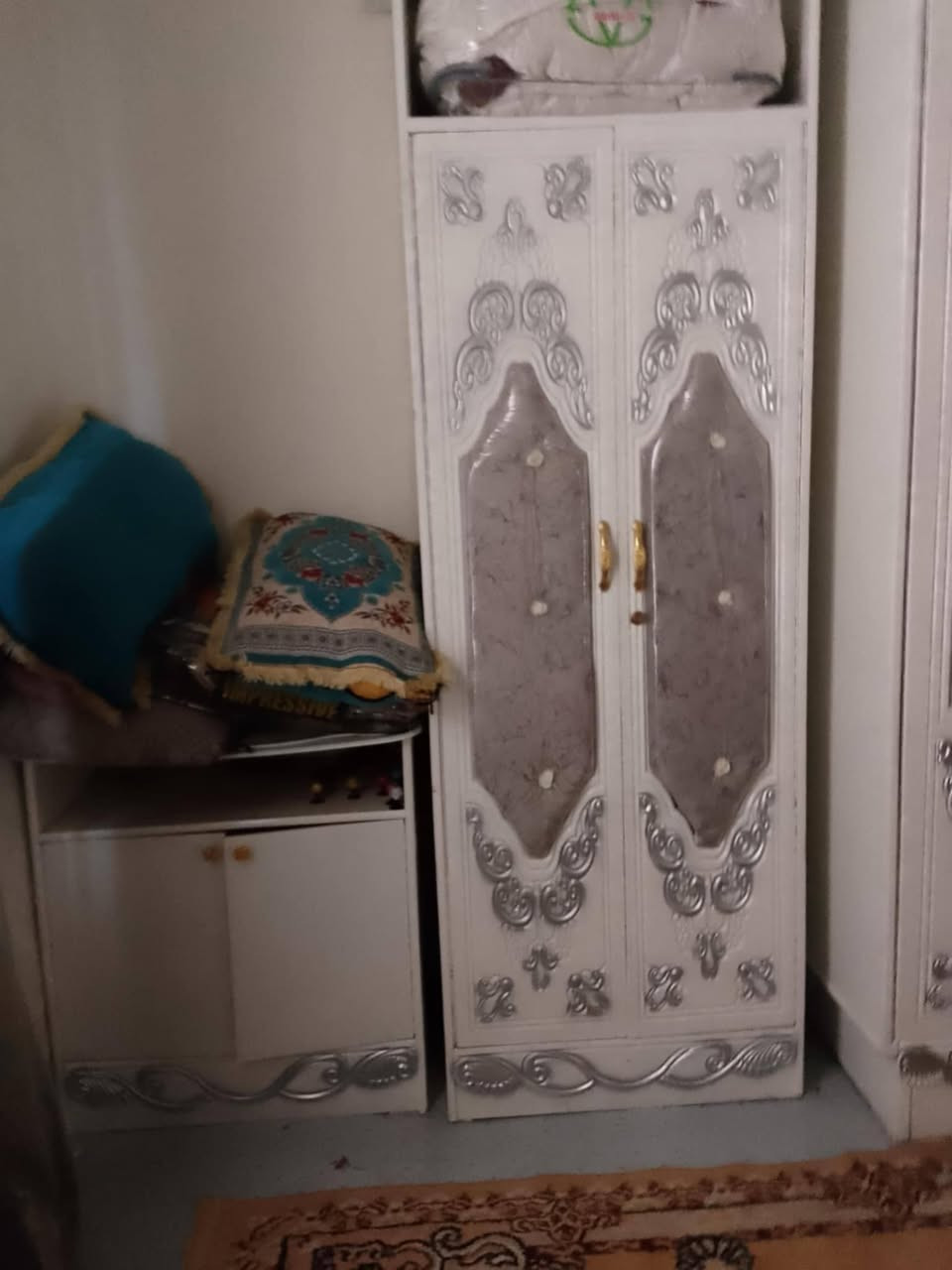 سلام عليكم غرفه للبيع نضيفه ستخدام 3 اشهر سعره 700 وبيه مجال مكاني بغداد تاجي ‏‪0781 859 6328‬‏ شراي بيك خير وتدلل
