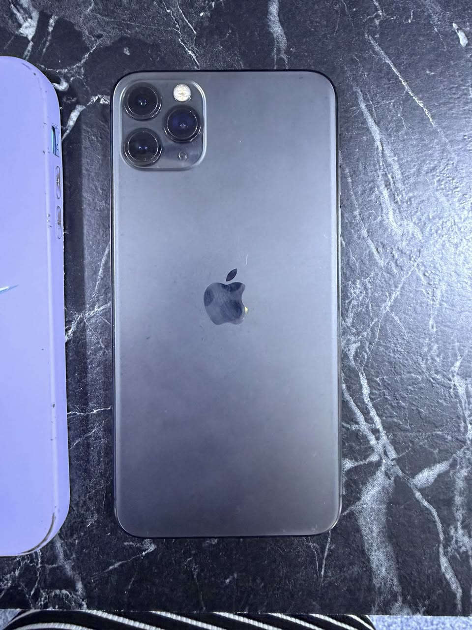 ايفون 11 برو ماكس نظيف
ممفتوح فقط متصلحة السماعة
ذاكرة 265 
بطارية 79‎%‎ 
280 الف 
بدون ملحقات فقط كيبل شحن 
بغداد ***********
