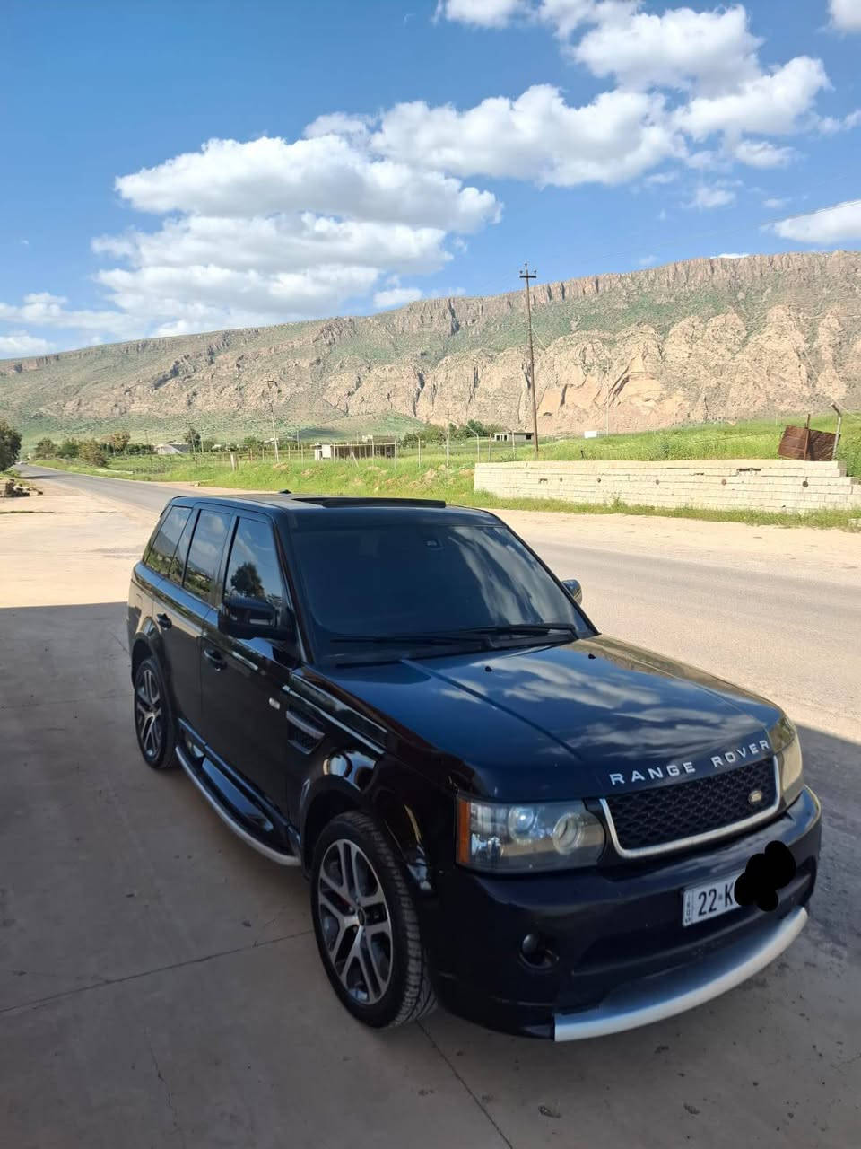 Range roverمۆدیل2011هەشت پستنی سوپەر چارچ فول مواسەفات گێرو مەکینە بەناو کردنو غرامە بەشەرت شەریکە سەردارە بەس بۆنیتی سبوخە کارەبایاتی مەزبوتە   ***********  *********** أربيل, العراق
