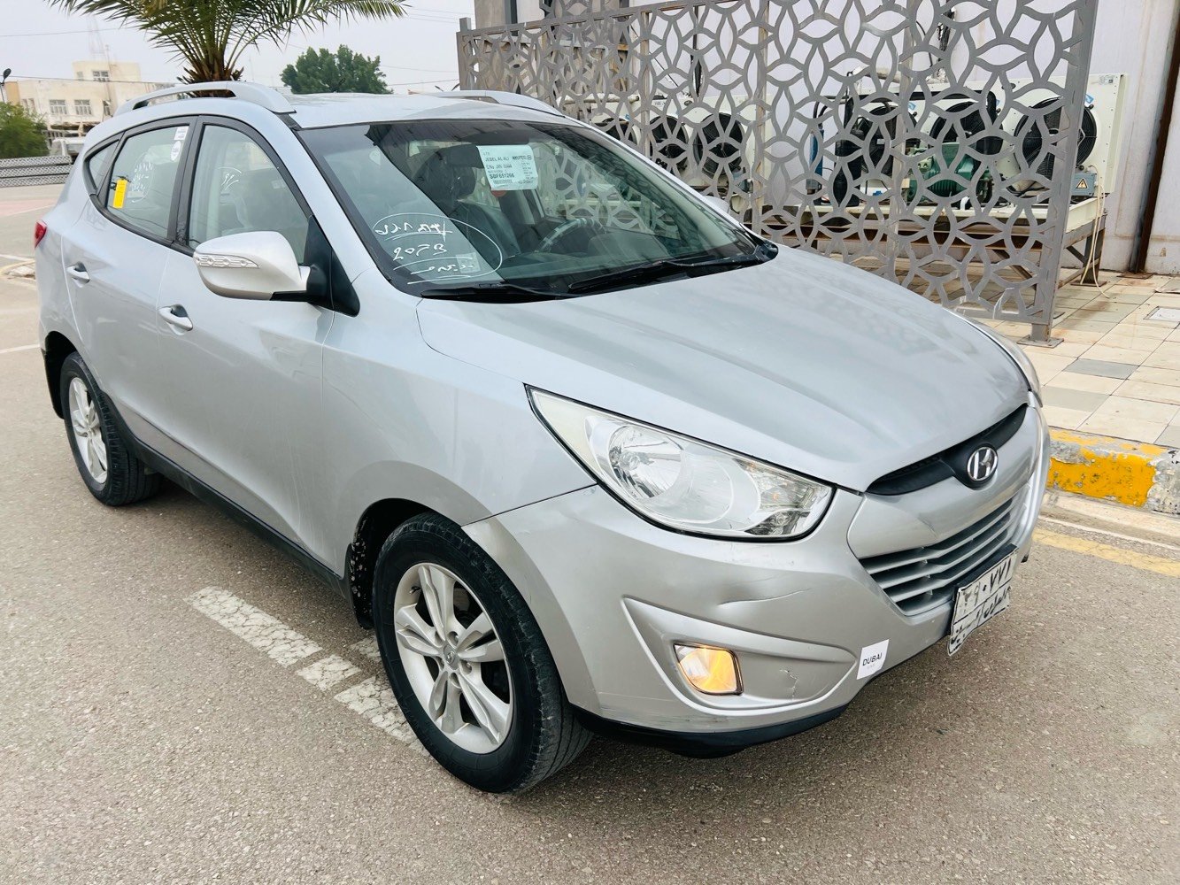 السلام عليكم 
حبايب عندي 
هونداي توسان 
موديل 2012 
وارد خليجي 
محرك : 2000 
رقم أربيل وكاله تحويل الي يعجبك 
مواصفات معروفه 
حبايب سياره بيه بنيد صبغ وبيه حالوب 
بدون داخل شرط 
سياره نضيفه بمعنى الكلمه 
جاهزه من جميع النواحي اسم نقص مابيه 
السعر ب 125 وبيه مجال 
رقم الاستفسار ***********