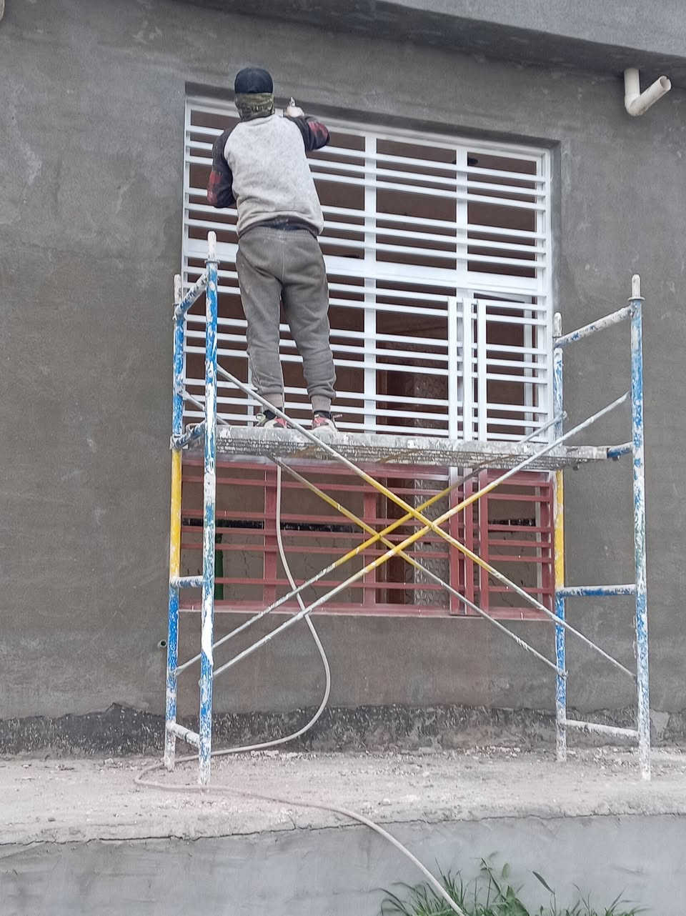 تنضيف وصبغ الشبابيك ابسعار مناسبه الاستفسار ***********
