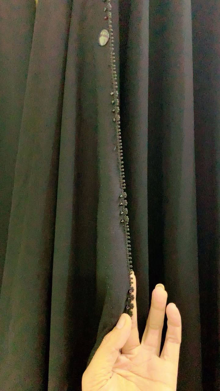 سلام عليكم عبايه راس جديده مامستخدمه للبيع سواده فاحم وكلش حلوه بالبس رايدته ب 50وبيه مجال خياط


**إذا كنت صاحب هذا الإعلان وتريد حذفه لأي سبب، رجاءا أرسل رسالة إلى الدعم الفني**