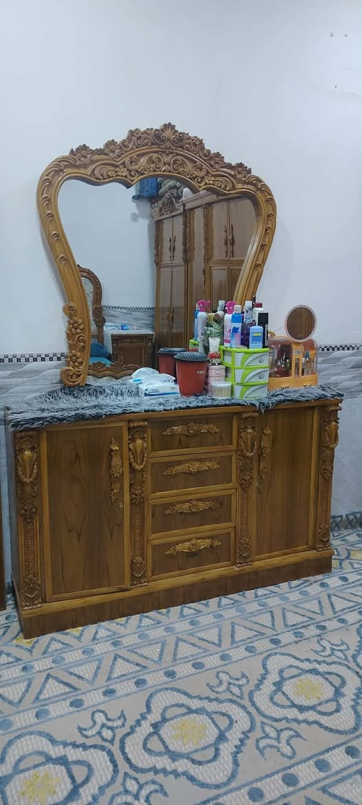 غرفة تسكام ضخمة وجديدة ستوني مسكمتها بمليونين و٨٠٠ وهذا وصلها موجود أريدها مليون ونص شراي خاص. مكاني ديوانية
ملاحظة:الخشب تسكام تكمه داخل وخارج صاج. وارتفاع الكنتور مترين و٦٠ قبل لتجي تأكد من مكانك يكفي لو لا


**إذا كنت صاحب هذا الإعلان وتريد حذفه لأي سبب، رجاءا أرسل رسالة إلى الدعم الفني**