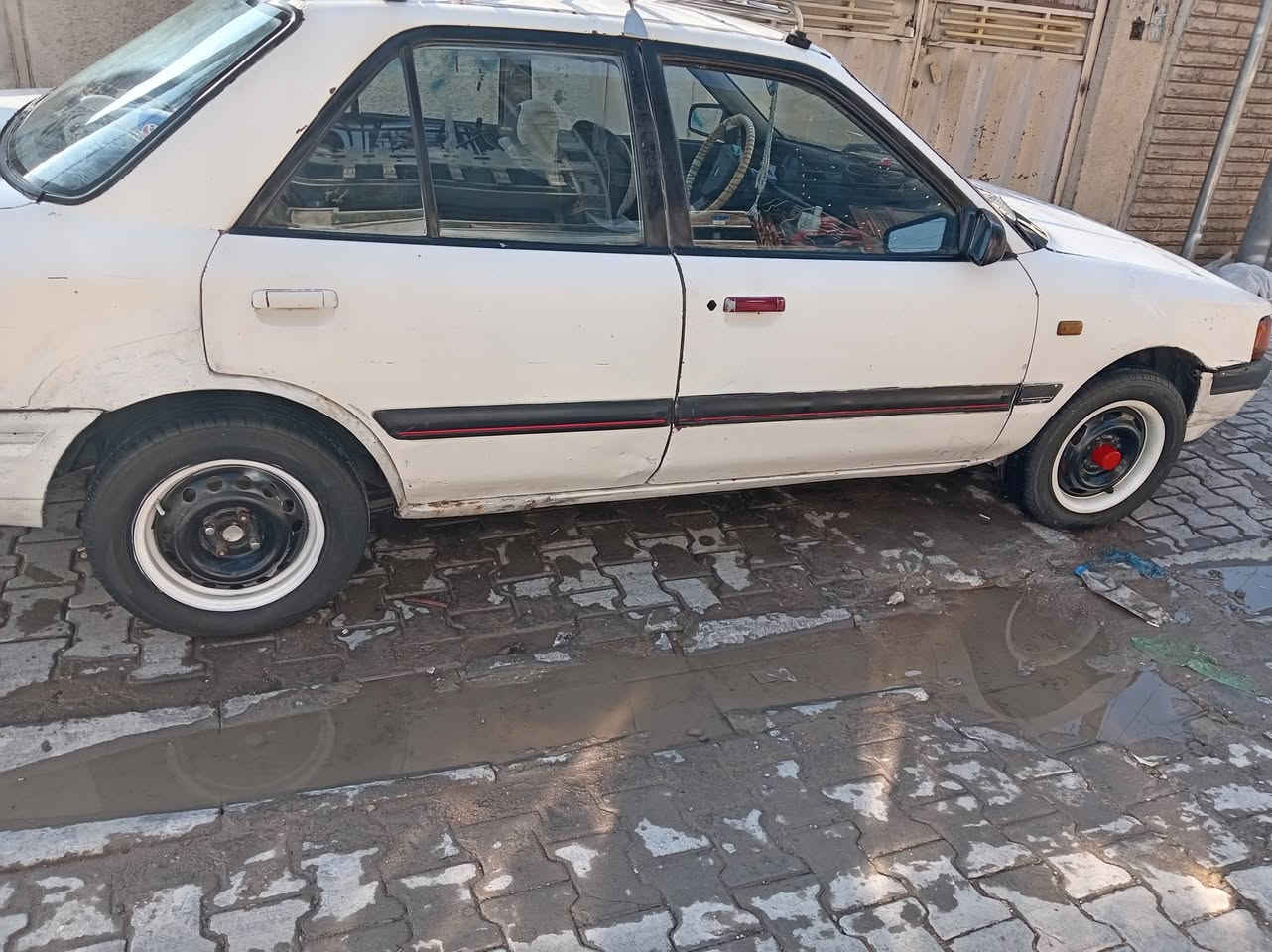 مازدة موديل ٩٢ رقمها ديالى ألماني محرك وكير بحاله جيده كير عادي راعيها موجود يعني بيها تحويل سنويتها ساقطة ٢٠٢٢ بيع او مراوس السعر ١٨ وبيها مجال مكاني بغداد ***********
