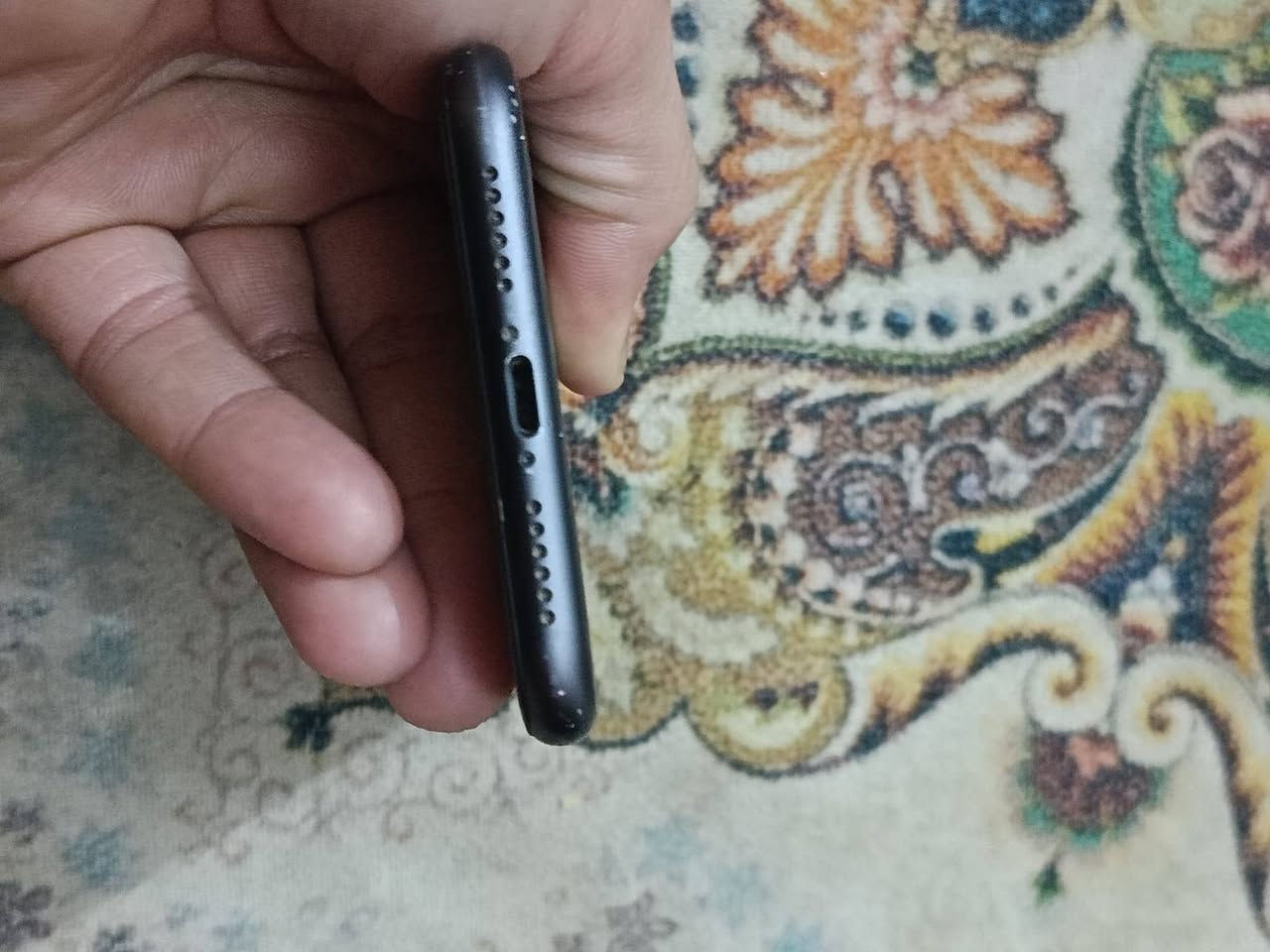 السلام عليكم جهاز ايفون 11 عادي للبيع نضيف مبدل شاشه و بطارية ذاكرة 128 السعر 200 وبي مجال العنوان بغداد الرشاد الرقم *********** هاذ الرقم واتساب فقط
