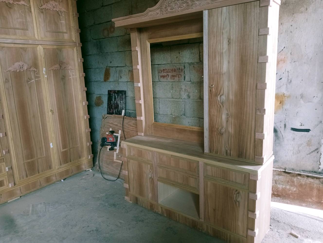 غرف مسرح مرتب صاج ٥ملم وداخل ٤ملم ارضيه بلوك ١٦ملم صاج مجرات سجج تركي زاويه كنتوريه قفايص ضهر جرجوبه نقش زان 