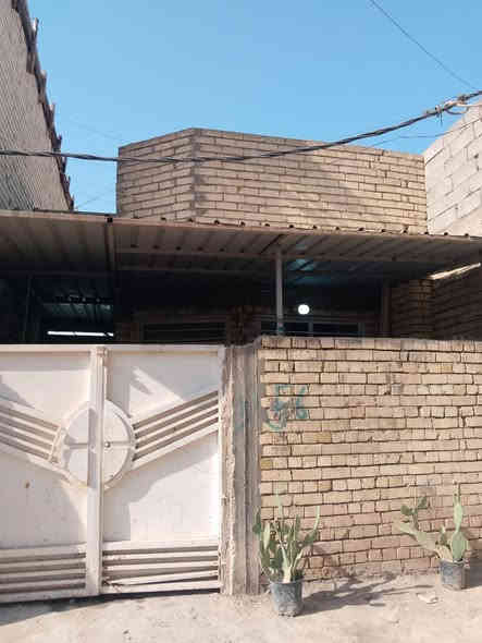 دار للبيع غرفته نوم وصاله ومطبخ وخدمات طابق واحد زارعي سند 25 قرار محكمه 
للاستفسار ***********
