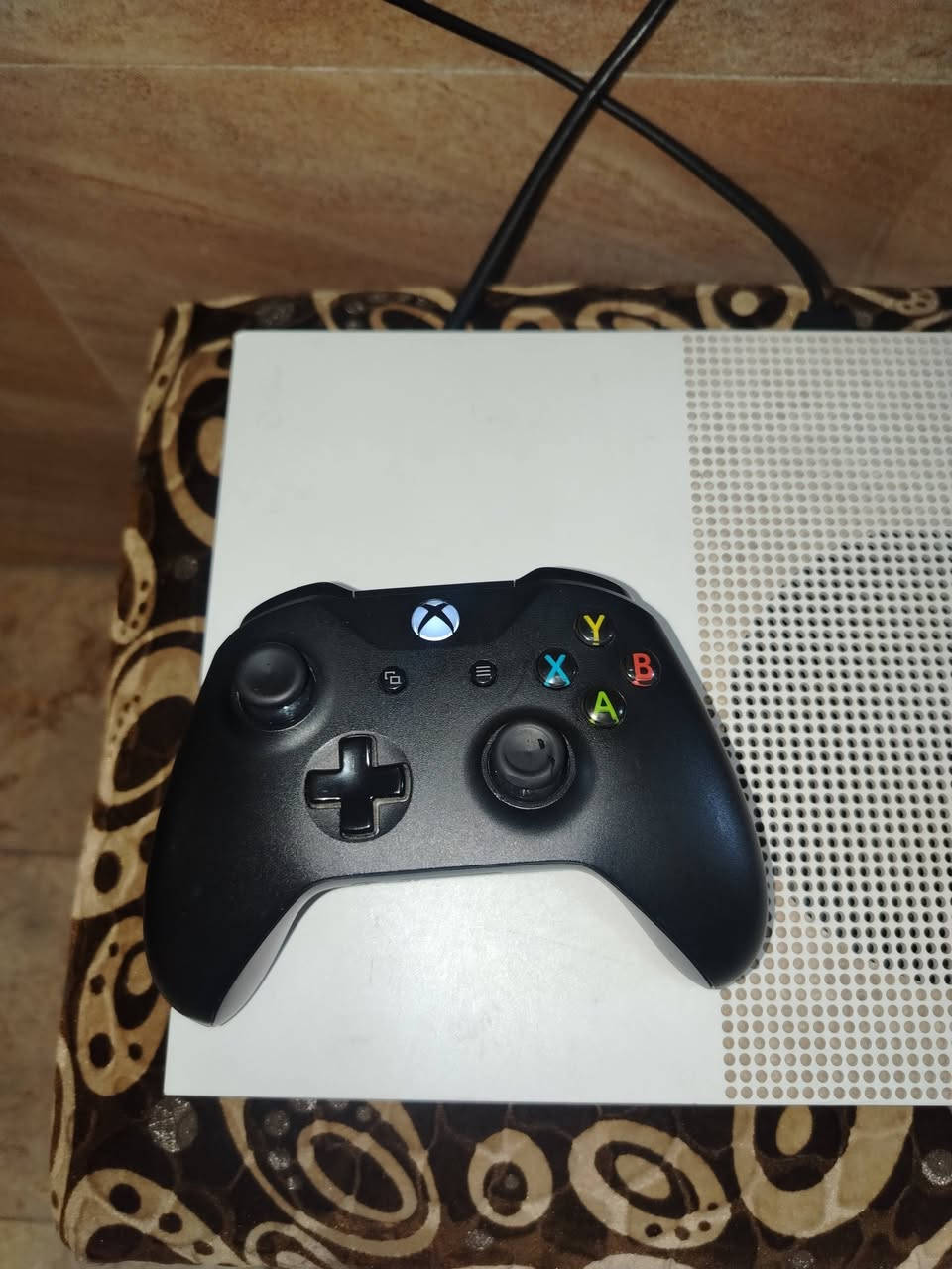 إكس بوكس ون إس (Xbox One S) نظيف جداً للبيع .

المواصفات والتفاصيل

O

النوع Xbox One S اللون الأبيض المميز).

المساحة 500 جيجابایت کیکا).

أثناء اللعب.

النظافة الجهاز بحالة ممتازة ونظيف جداً مفتوح سابقاً لأغراض التنظيف الدوري فقط لضمان أفضل أداء وهدوء

الملحقات يأتي مع يد تحكم جويستيك) أصلية باللون الأسود تعمل بكفاءة عالية، بالإضافة إلى كامل الكابلات الخاصة به. مع الحساب بية العاب مملوكة السعر 125 العنوان بغداد مدينة الصدر رقم الهاتف ***********

+
