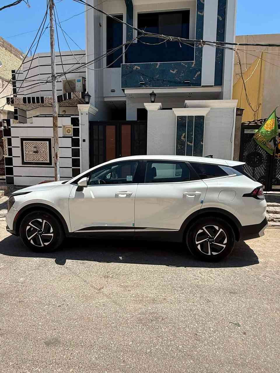 موديل 2023 امريكي هايبرد رقم الشاصي موجود ب الصور وبيها ضربه باب السايق  الاستفسار  ***********
