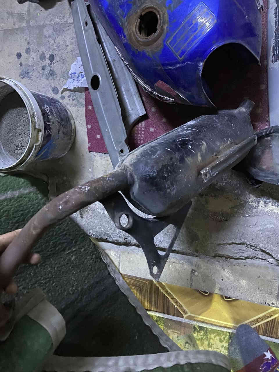 غراض دراجه ايراني لبيع قيم واخذ الي يعجبك كلشي موجود ستان نص - استان صفح-دبلات زوج -سنجيل وفرويل وغراضه - صواني زوجين -يده كهربيات شغاله -كابريرات ثنين ايراني وحده لكزز - عقلل لكزز - شفت ايراني ماشه -يده نمره -صفحيات زوج اسود -زوج ابيض-زوج -ازرك وبعد اكو غراض قيم واخذ مكاني البصره الاصمعي رقم ***********
