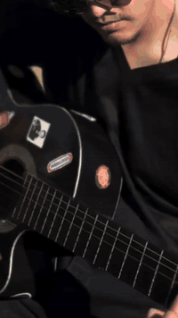 كيتار كلاسيك
دايموند للبيع هاند ميد ان ايران

هذا صوتة وشكلة ونظافتة

سعرة ٧٠ وبي مجال بسيط

***********

او تراسلني ماسنجر
