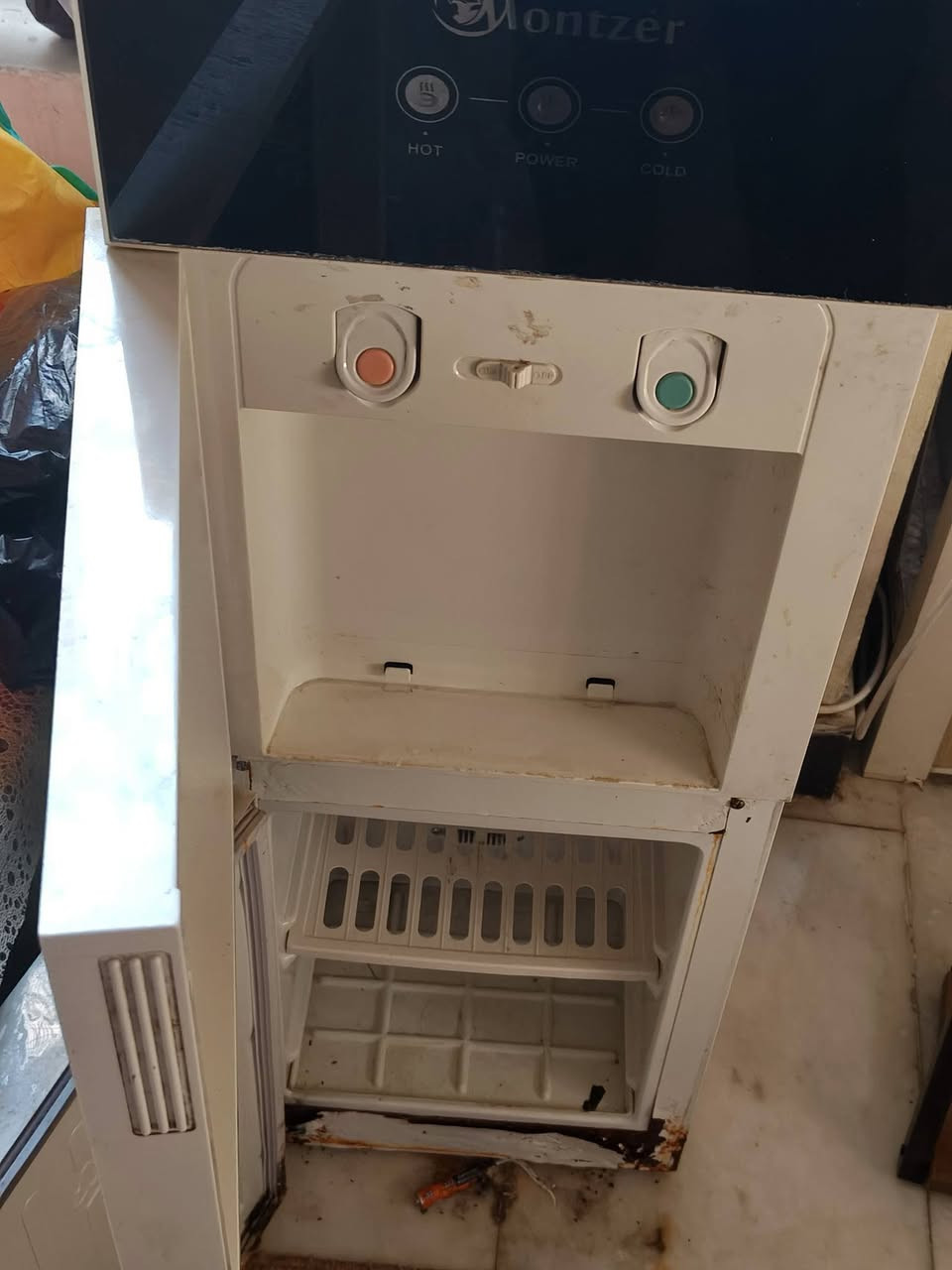 براد ماء  كلشي جاهز وشغال فقط بي زنجار
بغداد جمعية خير الله   
السعر 65 
*********** وأتساب
