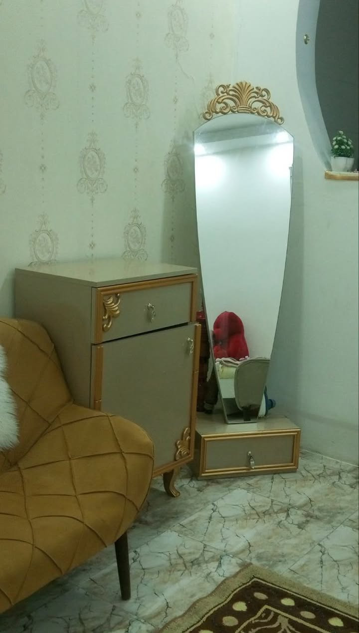 غرفه كامله نضيف كلش 850الف 
للعلم ماخذه مليونين600
***********
