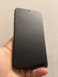 آيفون ١١ برو ماكس • نضيف • معاه اغراض