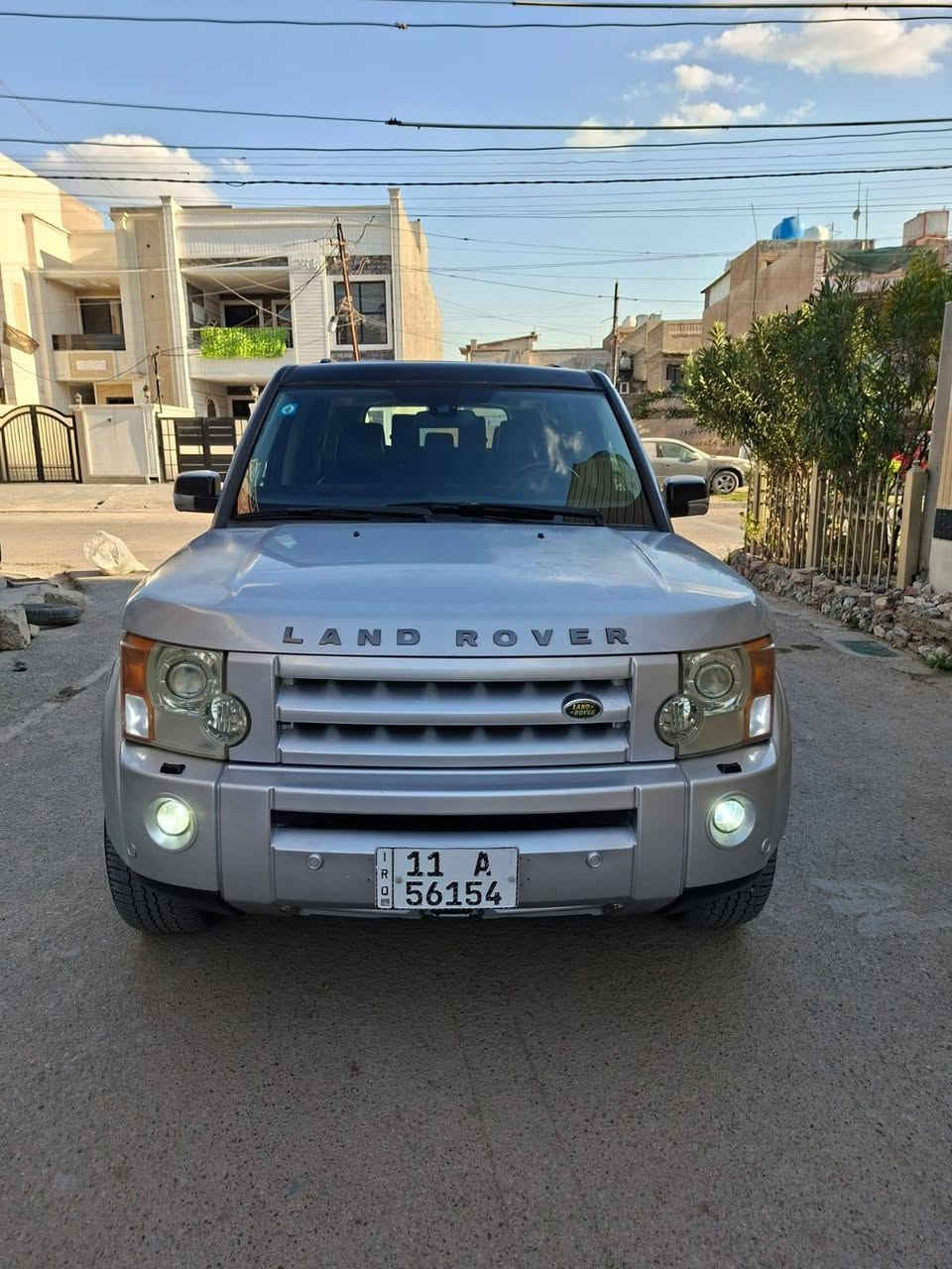 لاندروفر 2008 HSE فول 1/1 مراوس فقط 
بسمي سنويه 2029 رقم دولي هزه جديده
(السعر 115) *********** العنوان بغدادالجديده
مكينه عاديه مو سوبر المرغوب
تبريد ثلاث قطع ❄️
7 راكب 
ثلاجه 
جكات شغاله
كشنات جلد كهرباء خزن ميموري 
تدفه كسن 
ستيرن كهرباء 
سلايت جام عدد 3 
صندوق بصمه 
حساس امامي خلفي 
زراك لايت 
مري كهرباء 
تحكمات شاشه سيدي  امامي وسط خلفي 
لايت زنون عالي ناصي بلوجكتر 
انصمه قياده جبلي منحدرات انزلاق ثلوج 
سياره جاهزه من كلشي او خير من الله تراي وين ميعجبك  مواصفات السياره الجناي يعرفه
صبغ جاملغ خلفي ربع باب توحيد لون بنيد كلير
