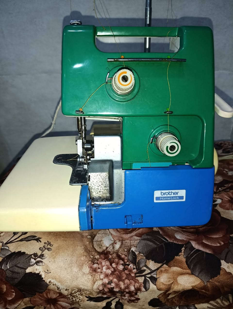 مكينه برذر للبيع السعر ١٧٥ وبي مجال
للتواصل على رقم الموبايل ***********
