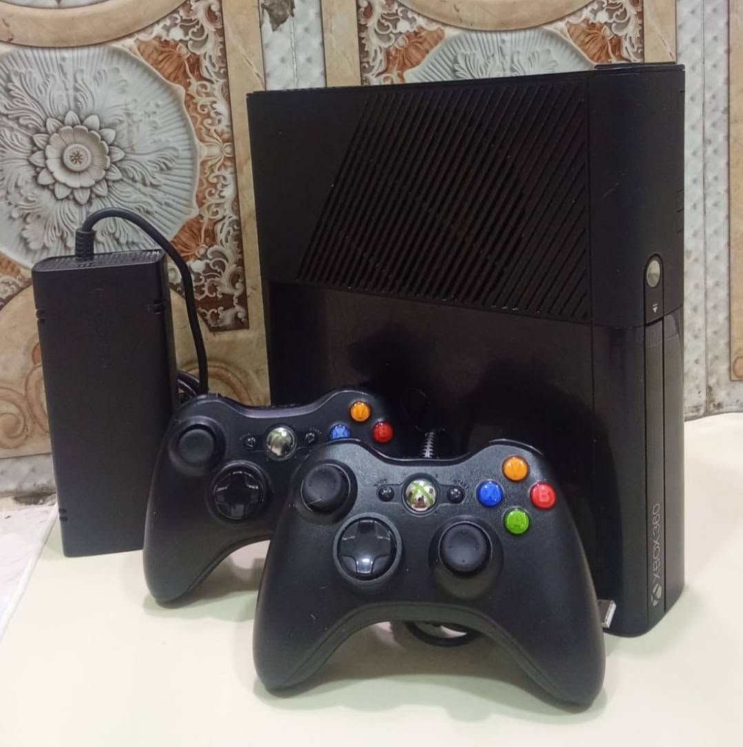 اكس بوكس 360 سوبر سلم
لعبه 90 
اقراص 7
جوستك اصليه 
نضيف لا مفتوح ولا مصلح  
سعر 120 توصيل 
تواصل ***********
