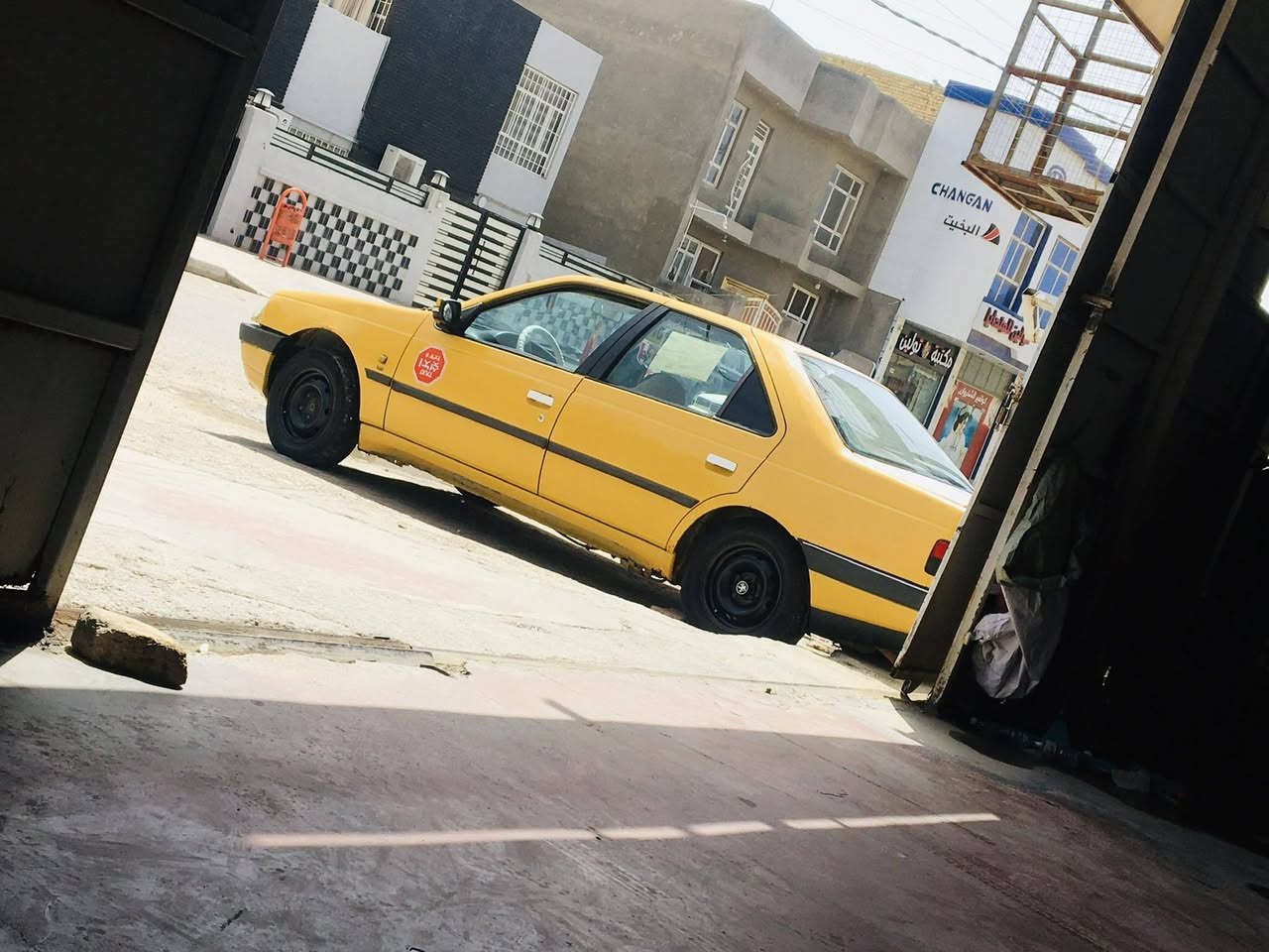 السلام عليكم سياره بيجو جي ال كس ٤٠٥ موديل ٢٠٠٩ للبيع سنويه ساقطه من٢٠١٨ رقمها كربلاء مكينه لاتبخر ولاتنقص عندي وكاله عامه سعرها ٢١ورقه وبيها مجال عليها هيئه وغرامات مكاني كوت الفلاحيه للتفاصيل ***********
