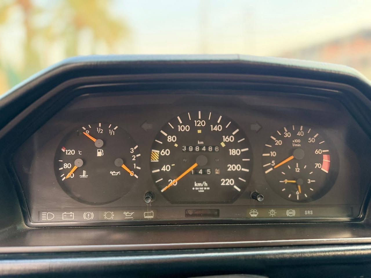 مێرسیدیس مۆدێل 1985 دەعامی بۆ دەعامی بەشەرت مەکینە بەغ ڕەقەم سەنەوەی تازەیە نازانی وەسفی چی بکەی ماشەڵا خۆی قسە ‌ئەکا وەسفی ناوێت بۆ زانیاریی زیاتر *********** أربيل, العراق
