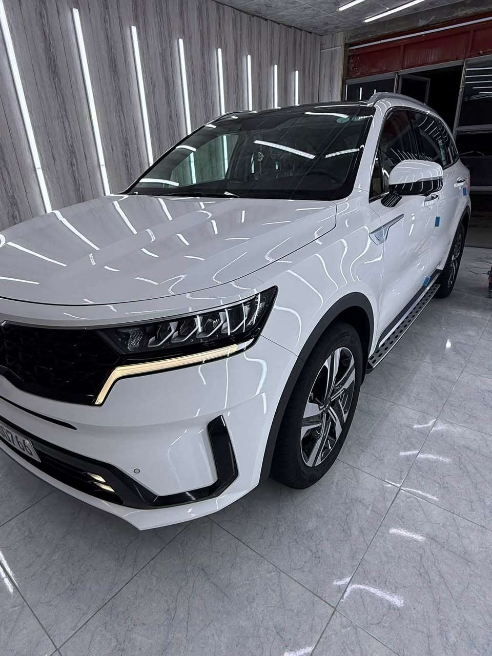 السلام عليكم
للبيع 🚗 سورنتو موديل 23 خليجي فووول مواصفات 

🚗 السياره فوووول للاخير اعله فئه 

🚗  مقاعد جلد مقاعد اماميه تدفئه + تبريد  

🚗  مقاعد الامامي تحكم كهربائه ثنينهم 

🚗 السقف بانوراما 

🚗  كامرات عدد 5  + 360 درجه

🚗 صندوق كهربائي 

🚗 دوس السياره بلاد 

🚗محرك 350  ( 6  سلندر )

🚗وباقي المواصفات المعرفه بكل سورنتو درايف مود مثبت سرعه مانع انزلاق حساسات امامي خلفي ووووو للخير كل موصفات
السياره ستعمال شخصي خذتهه زيرو من شركة الراوي رقم شمالي ( اربيل ) بأسم الشركه حالين تريد وكاله تريد بأسمك

بيهه بارد بحافت الجاملق مأشر عليه بصوره ورصعه بالبه هم ماشر عليهه وباقي مكفول 

ماشيه 57  الف 
دهن كله بشركه ابدل 

مكان السياره البصرة 

السعر , 290 
  
تشوف السعر ميناسبك تولي اخوي فدوه الك السياره اعبر مشنوري شراي اتصل وبعيني وتدلل 
*********** 
واسف للاطاله

