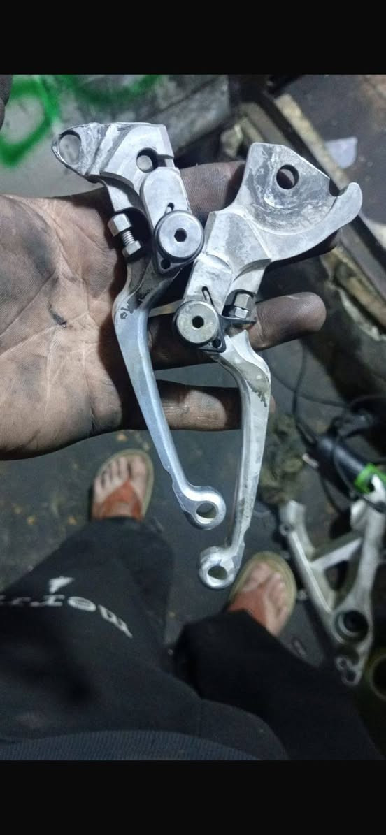 تزويد مال سكنس وجيتي ار وثعلب مال حاوية للاستفسار الاتصال او مراسلة خاص توصيل موجود مكاني بل الاعظمية بشارع الضباط *********** اكرر تعليقات ما ارد يريد شي يدخل خاص
