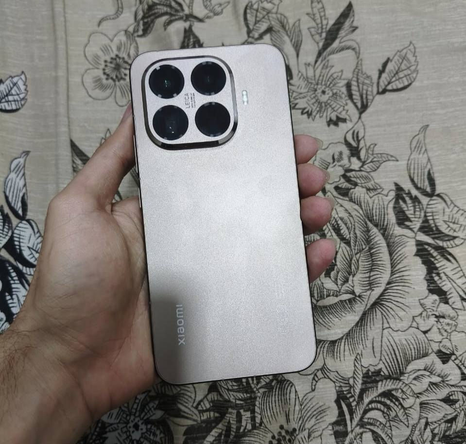 شاومي 15 تي برو ذاكرة 512 الجهاز نضيف 100/100 عندك اللزكة مفطورة شوي فقط اما الباقي مكفول من كلشي السعر 650 المكان مدينة الصدر رقم الهاتف ***********
