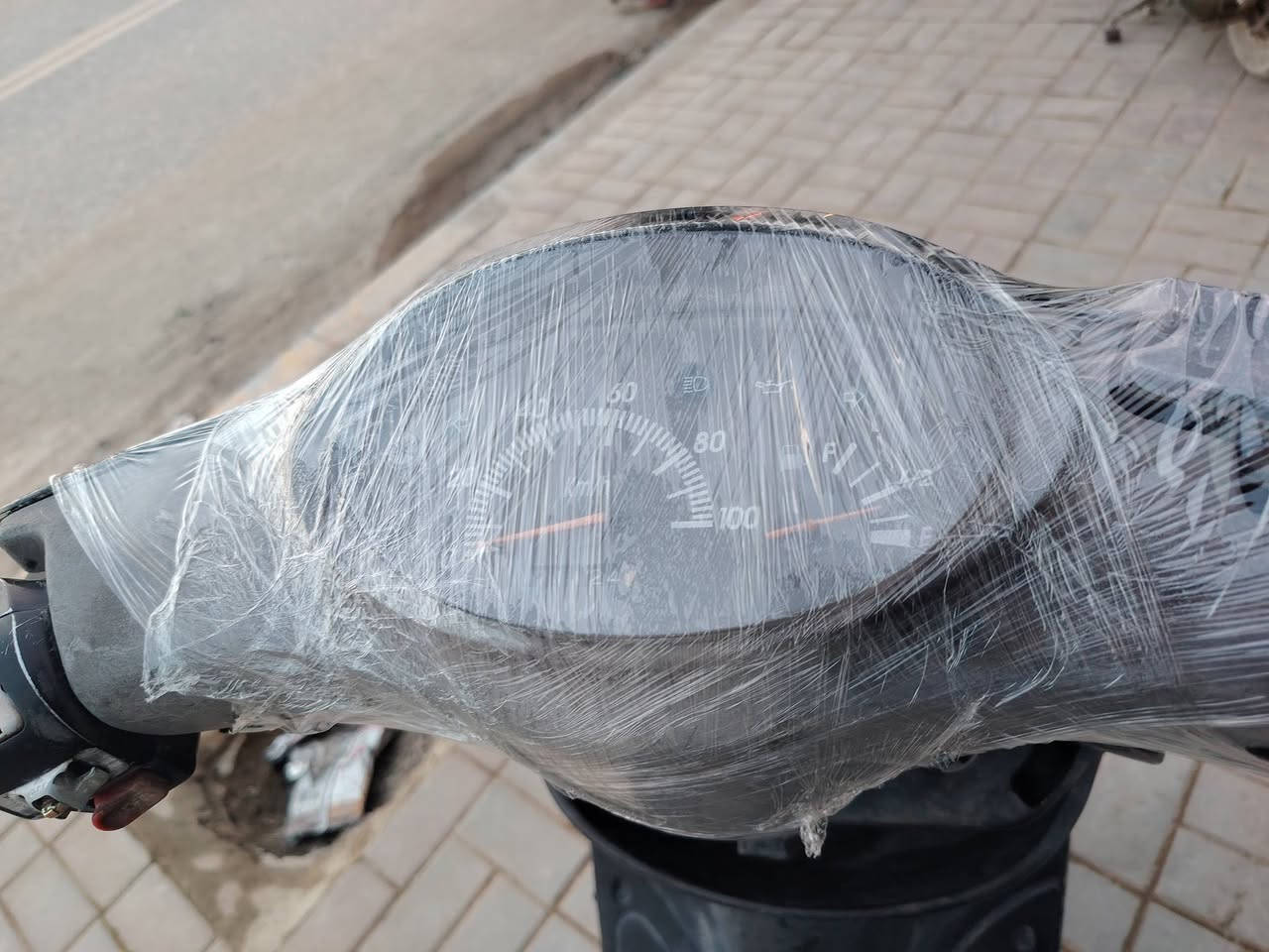 دراجه دولفين للبيع السعر ٤٠٠ وبيهه مجال الشراي يتصل عل الرقم *********** مكانهه السماوه كرهبايات شغاله مكينه ناعمه
