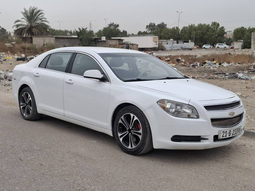 السلام عليكم للبيع او المراوس شوفرليت ماليبو موديل ٢٠١٢ وارد خليجي محرك ٢٤٠٠ تخم تاير جديد صدر امامي خلفي نظيف تدفئه وتبريد تحكمات استيرن سياره جاهزه ان شاء الله مكفوله ما عدا بيها بالجاملغ الخلفي وربع الحوض مضرر فقط مكفوله من الكص تعمير درجه اولى السعر ٧٢ وبيها مجال 
مكاني بغداد 
رقم الهاتف *********** بغداد, العراق
