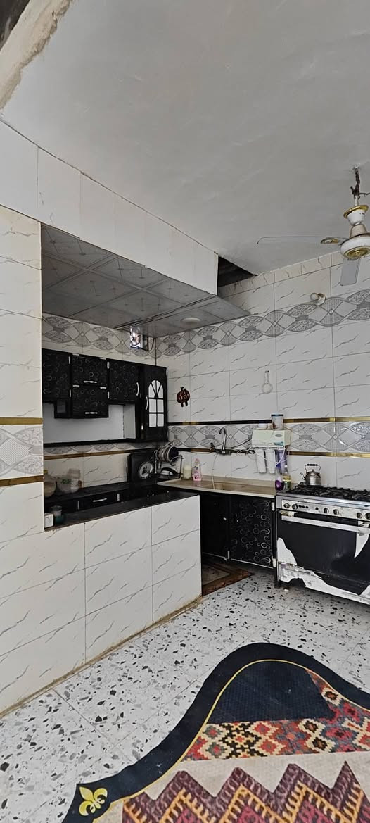 ياالله بيت مساحه 100متر طابوزراعي سند 25بناء طابوق والسقف كونكريت
يحتوي على غرف وستقبال ومطبخ وصاله وصحيات داخليه وخارجيه العنوان طوريج حي المستقبل خدمات كامله 

معروض لدى مكتب بيروت للعقار الكائن في طوريج حي الجمعيه 

الستفسار ***********++***********
